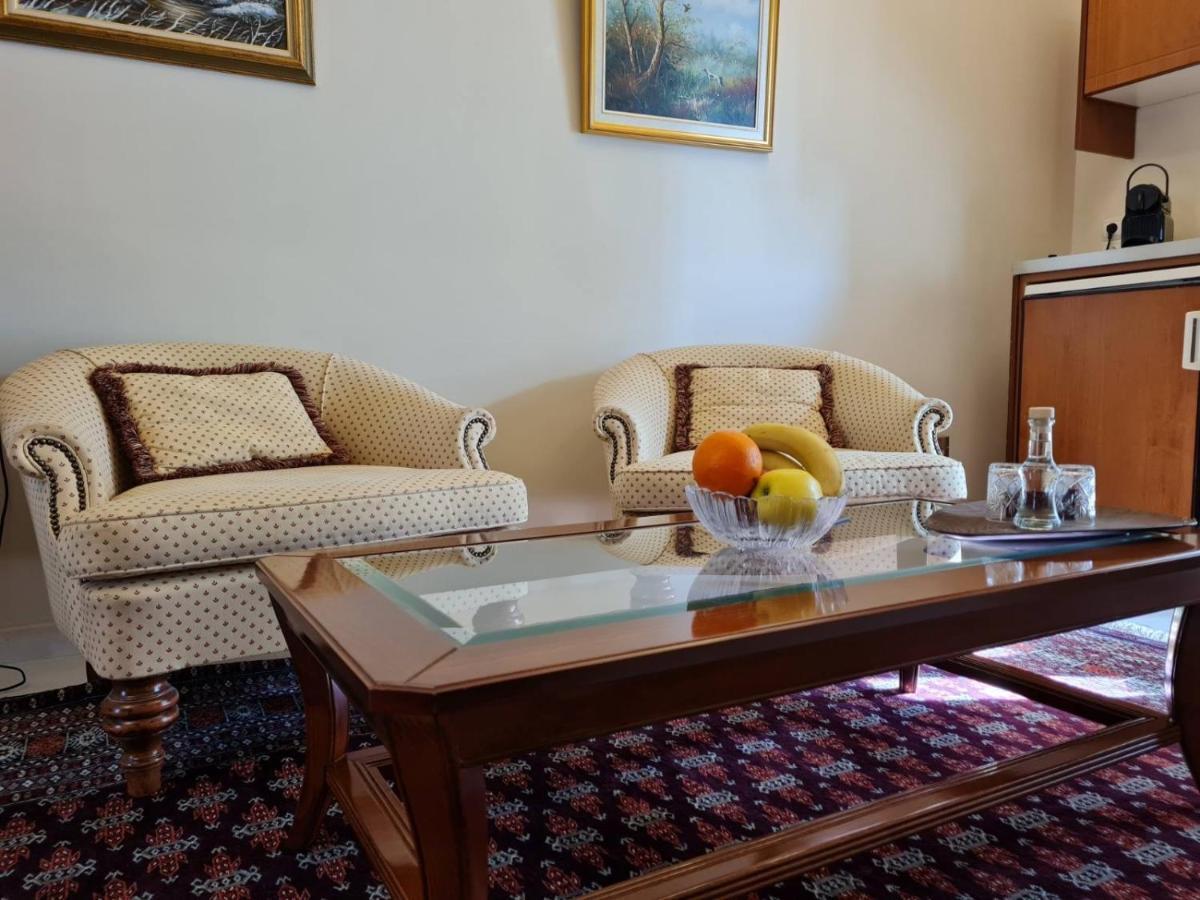 Papastavrou Apartments Kalavryta Bagian luar foto